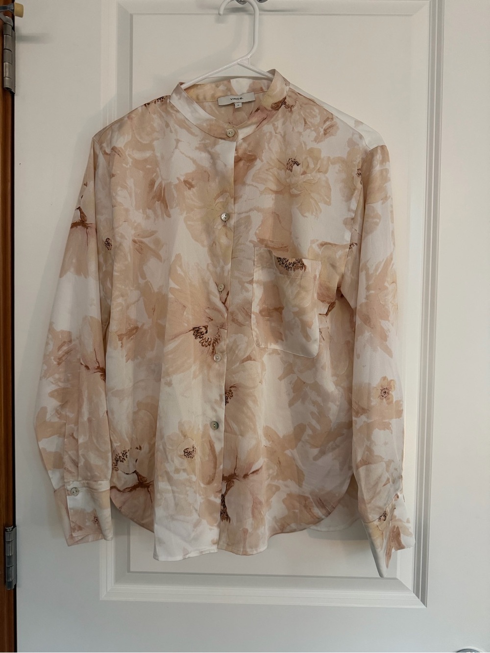 Vince Floral Button-Up Blouse in Soft Beige and Cream